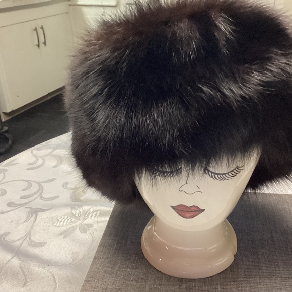 FUR HAT. SUEDE ON TOP. FLUFFY MAYBE MINK ????RUNWAY WORTHY - Picture 1 of 7